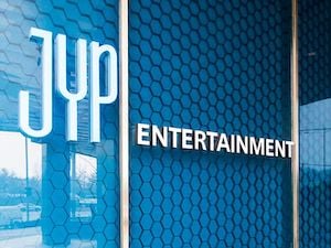 JYPエンターテインメントのロゴ