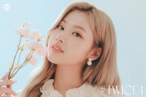 twiceのサナ