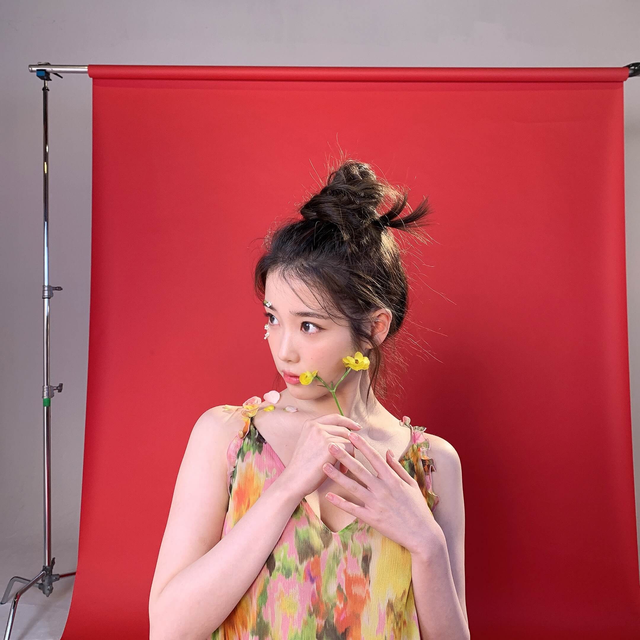歌手のIU