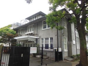 元ジャニーズ事務所社長の藤島ジュリー景子の出身校・西町インターナショナルスクール